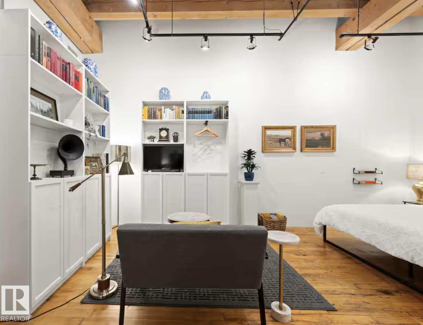 #114 10309 107 ST NW - 6
