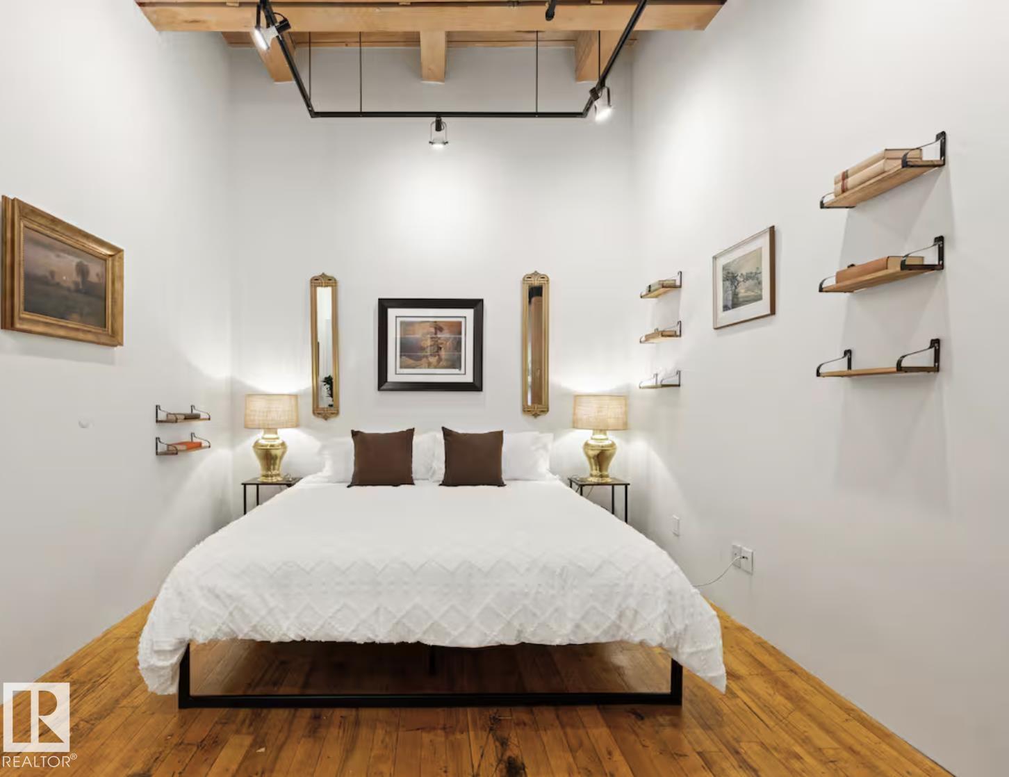 #114 10309 107 ST NW - 9