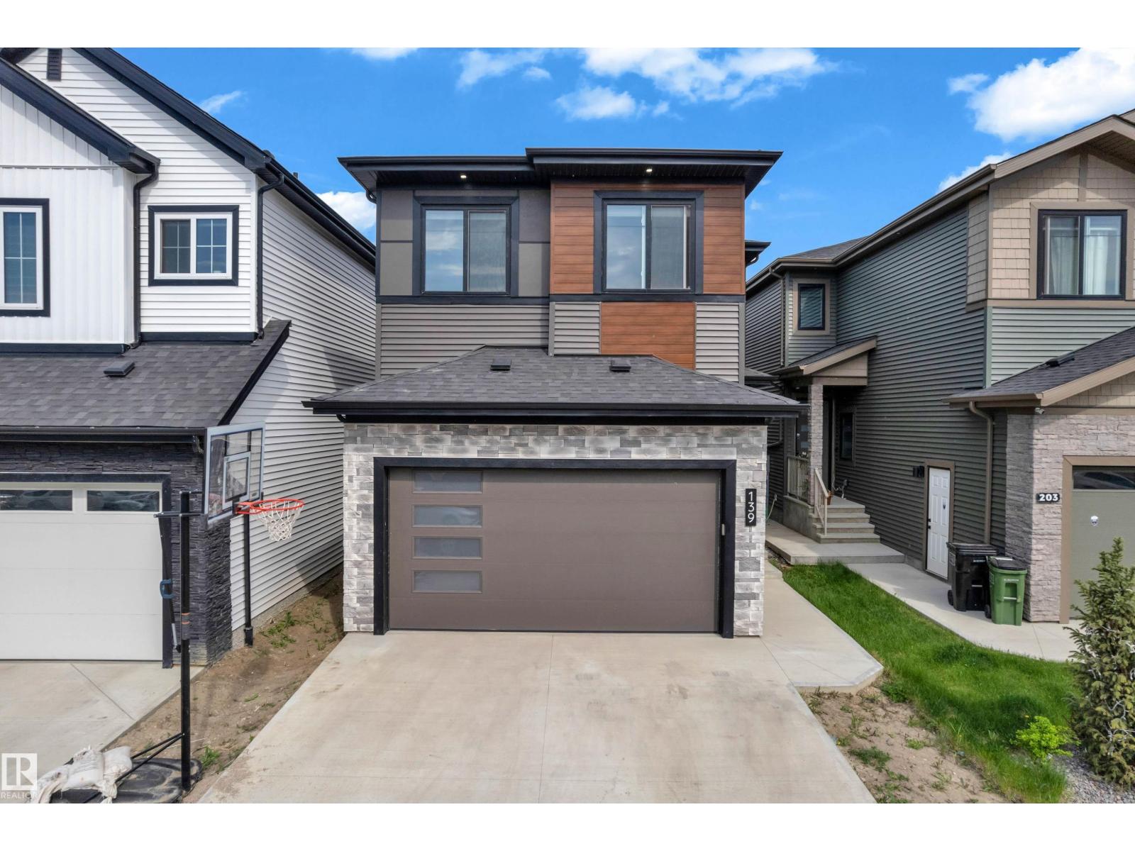 139 28 ST SW - 1