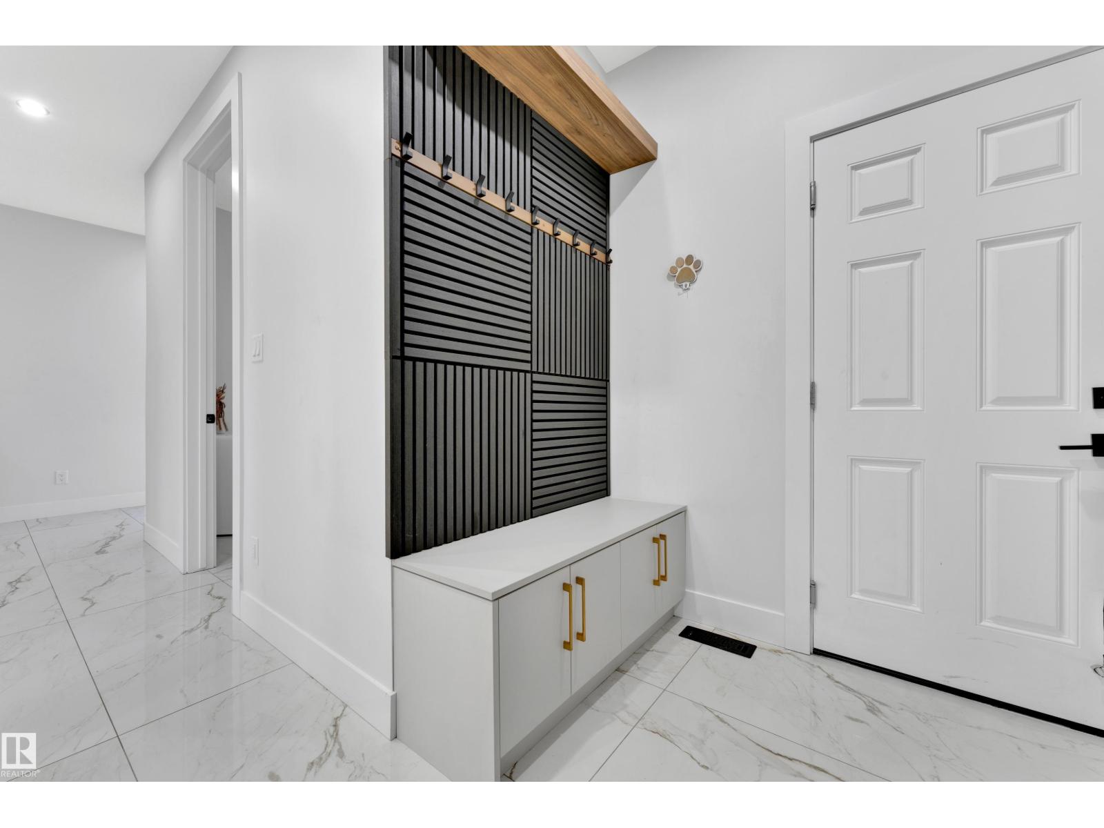 139 28 ST SW - 11