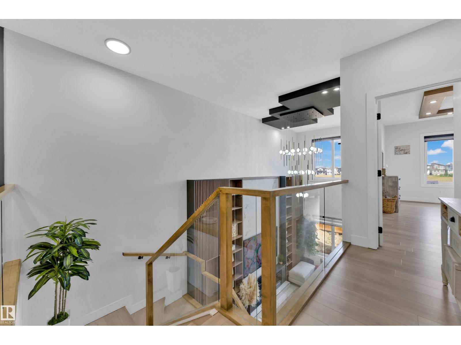 139 28 ST SW - 28