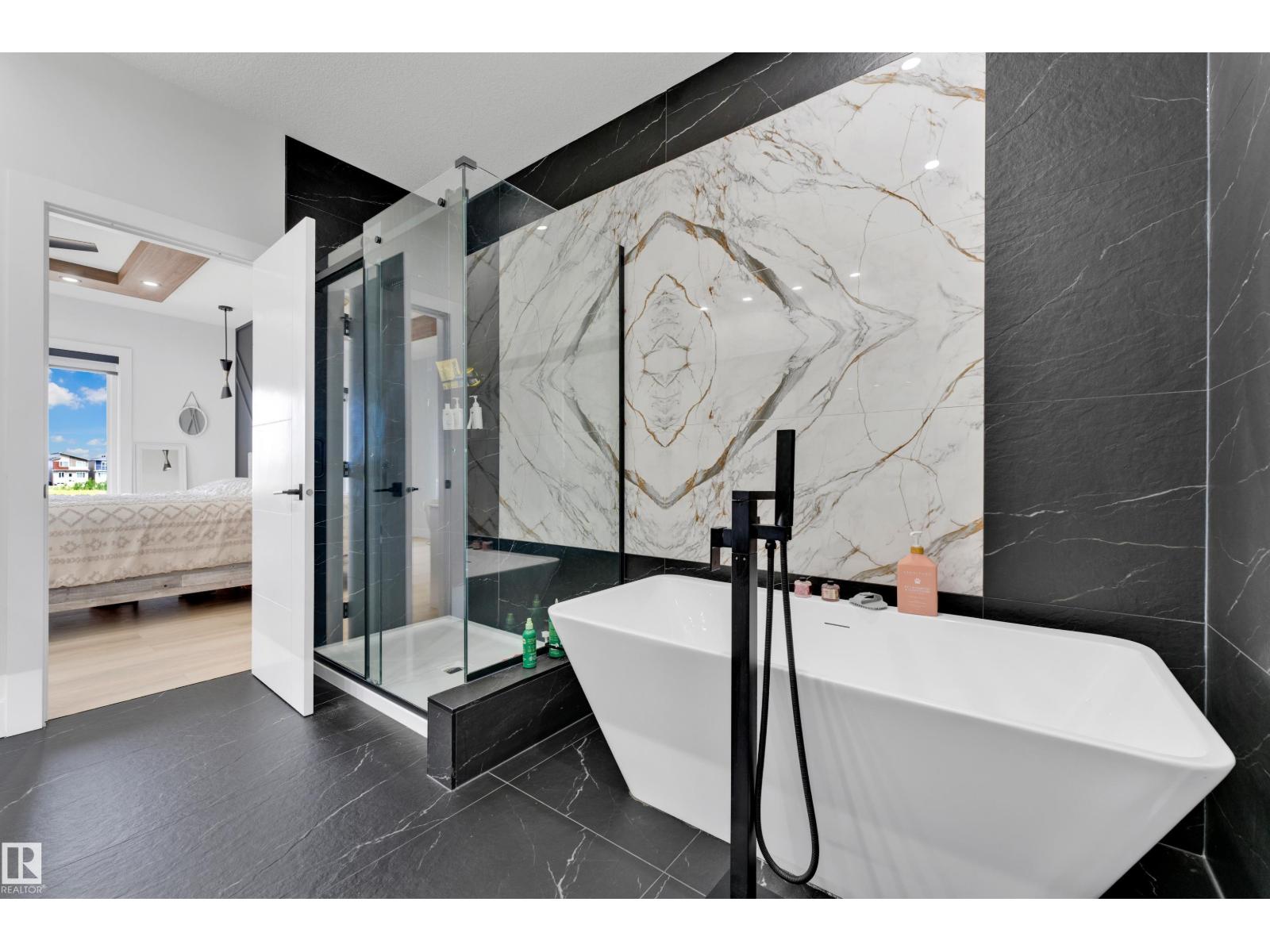 139 28 ST SW - 32
