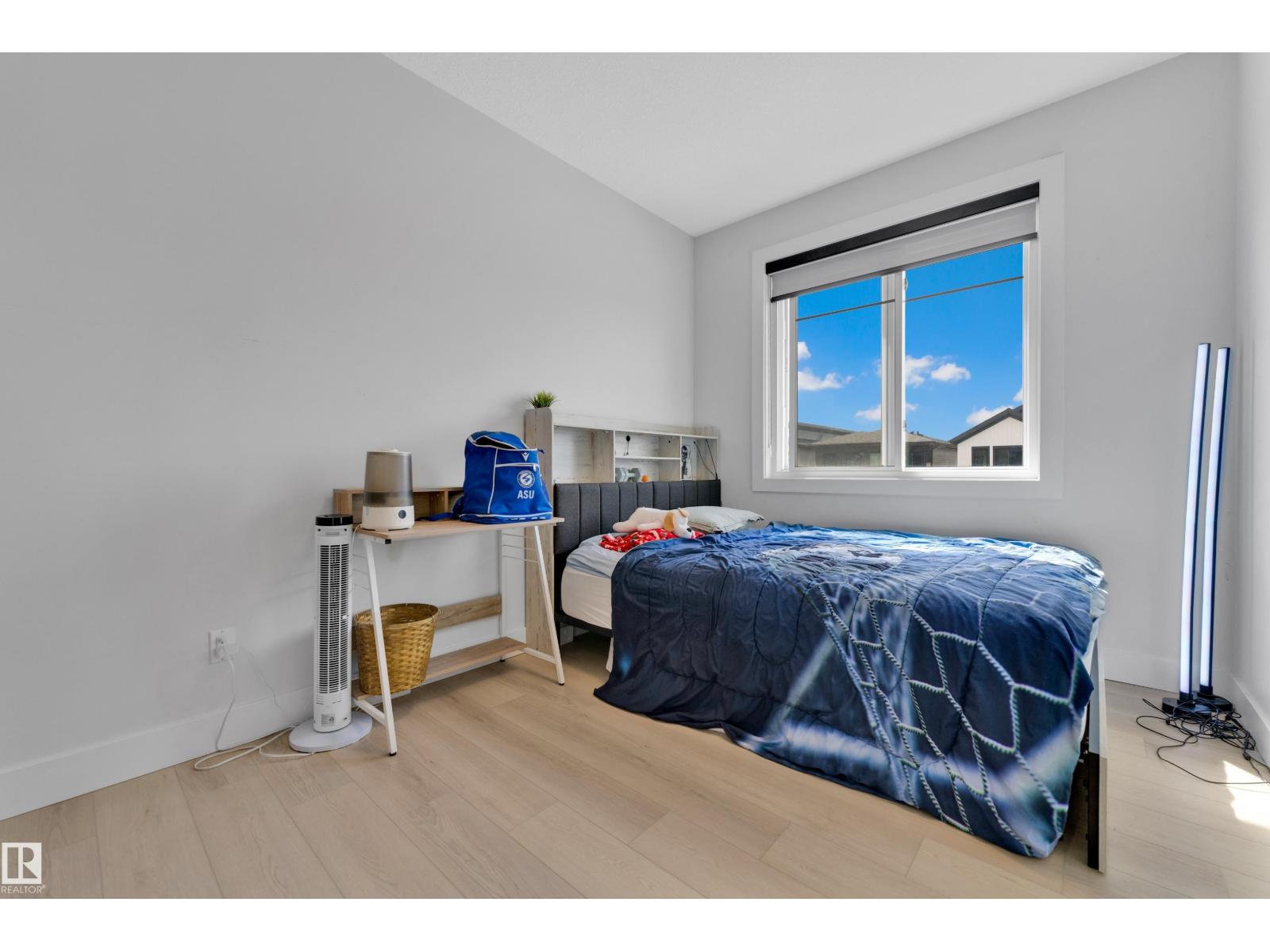 139 28 ST SW - 44