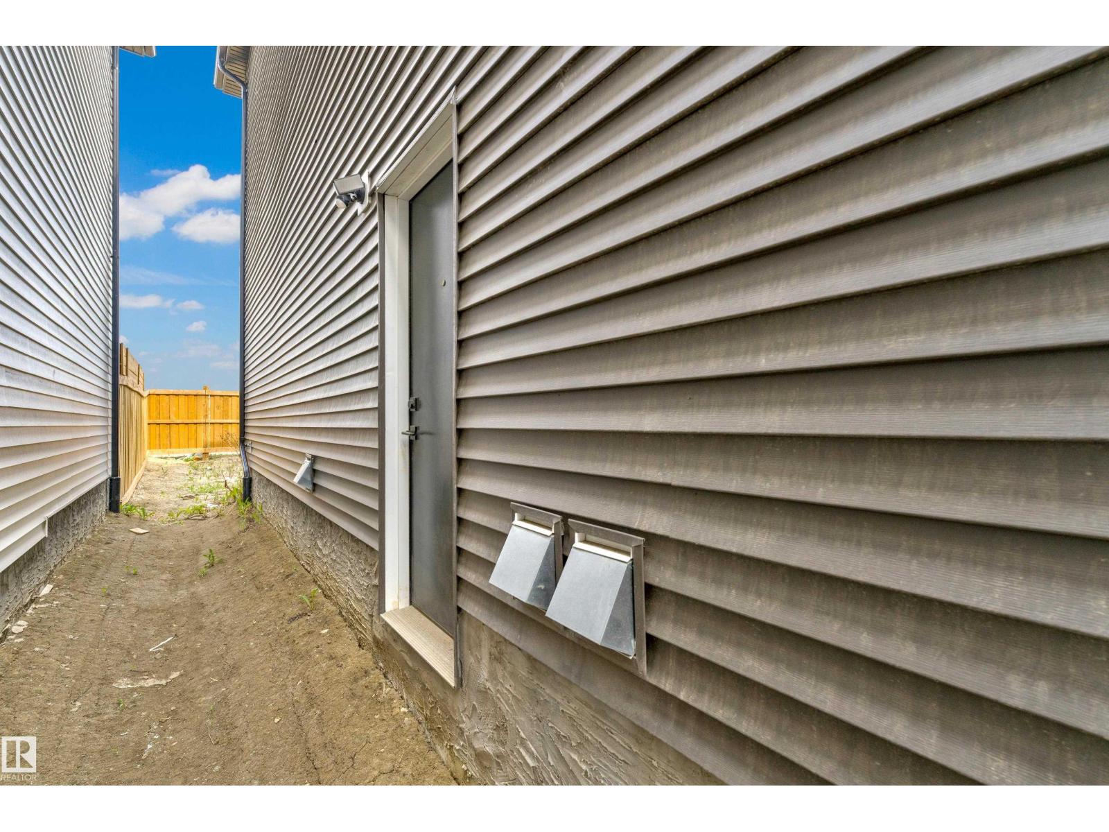 139 28 ST SW - 46