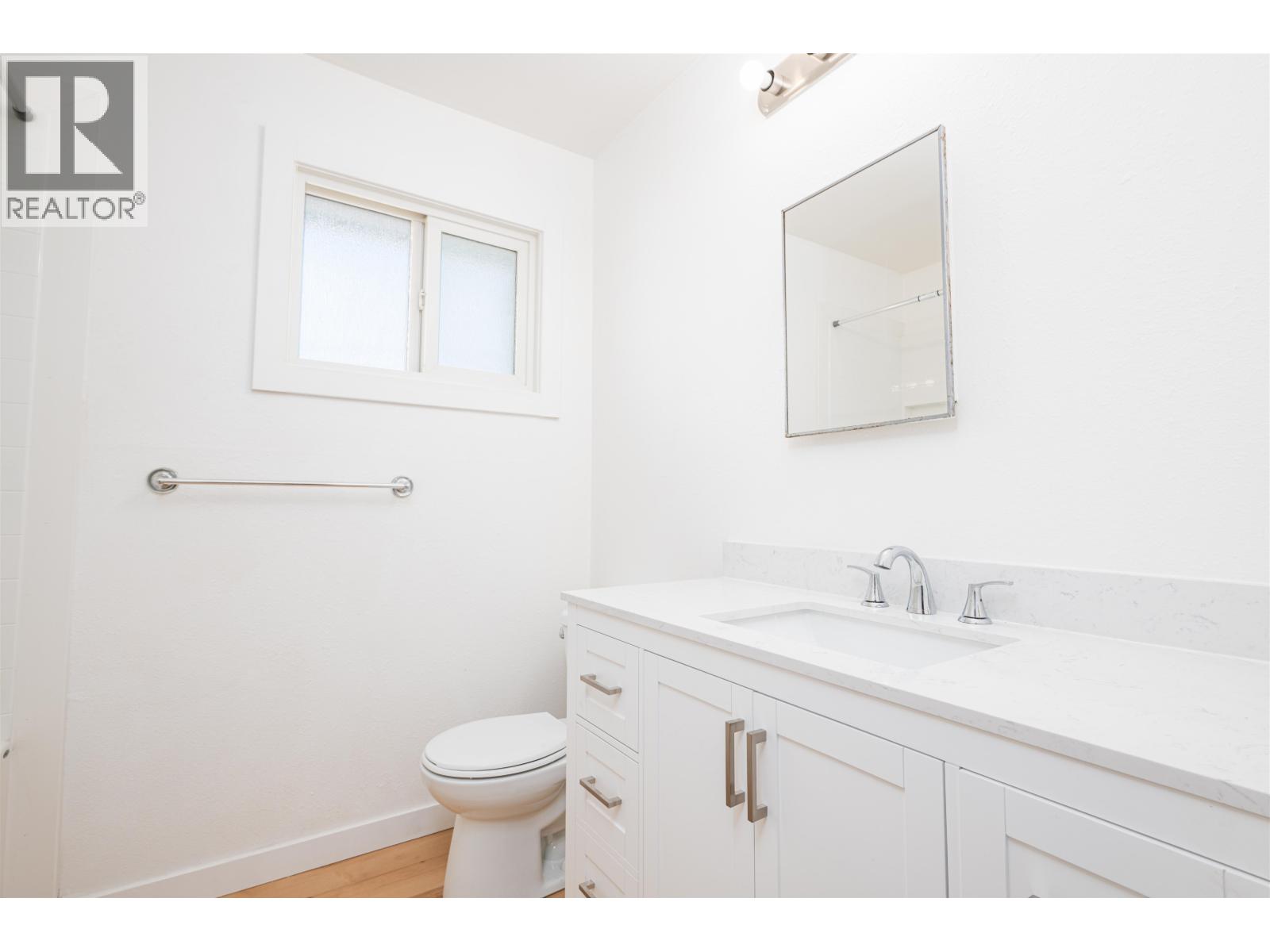 #F47 1900 STRATHCONA AVENUE - 17