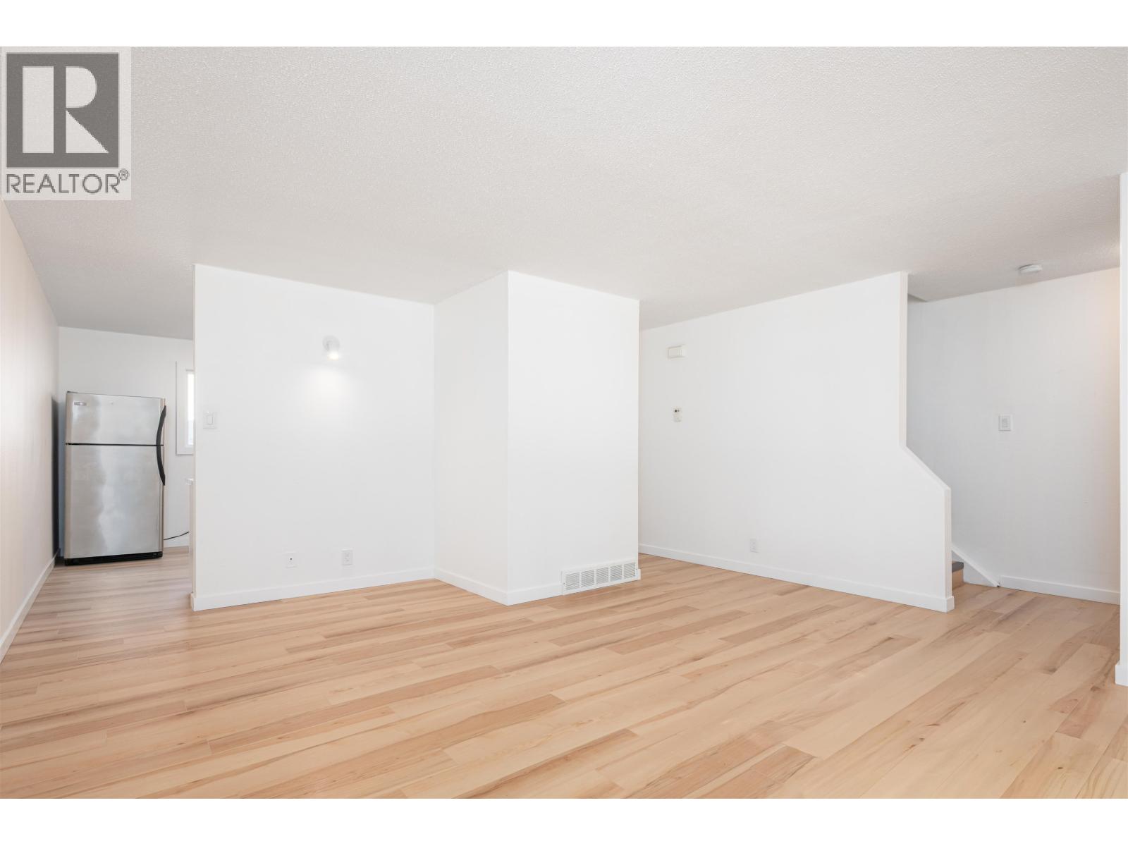 #F47 1900 STRATHCONA AVENUE - 4