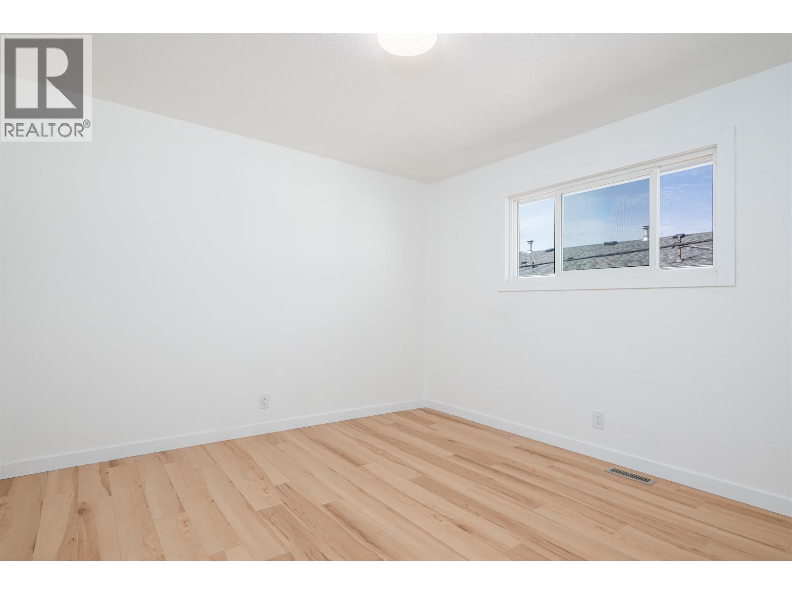 #F47 1900 STRATHCONA AVENUE - 15