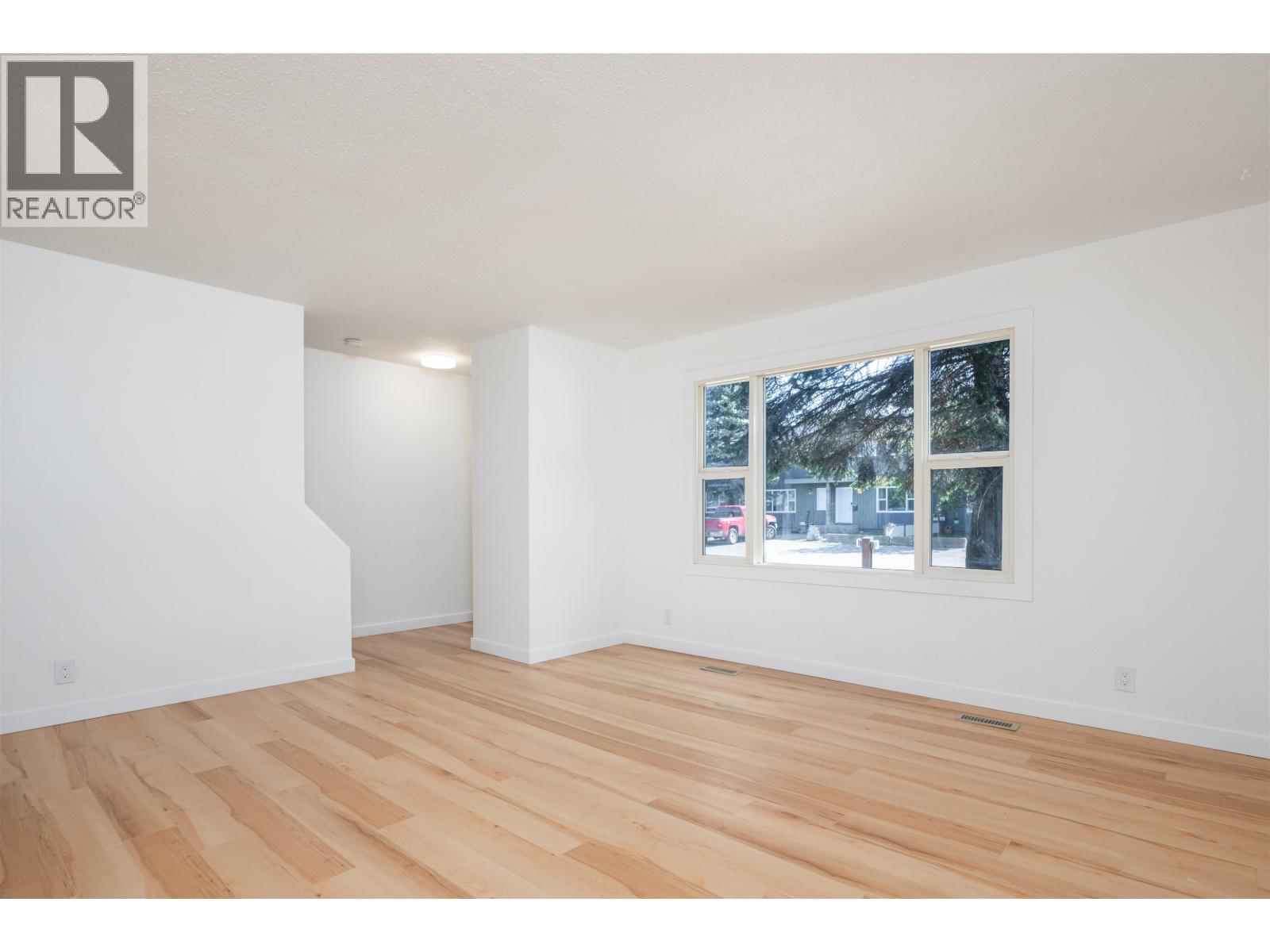 #F47 1900 STRATHCONA AVENUE - 5