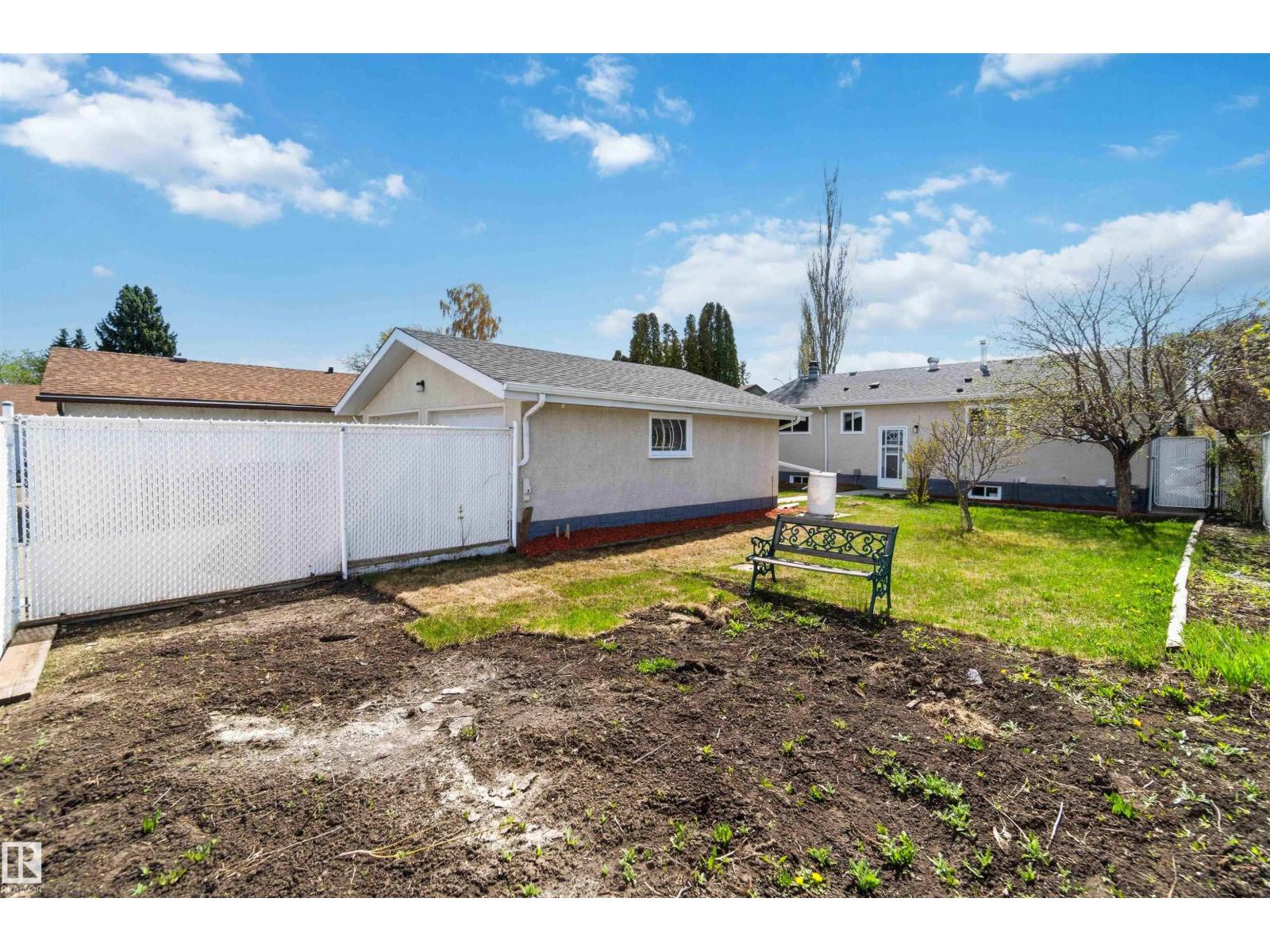 15015 95 ST NW - 54