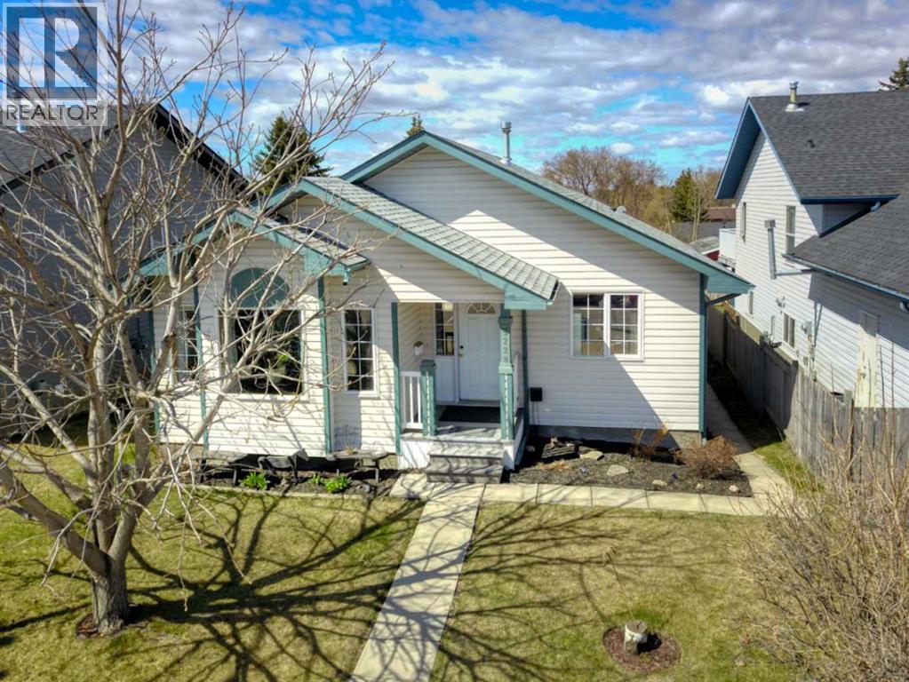 5228 41 StreetCrescent - photo 2