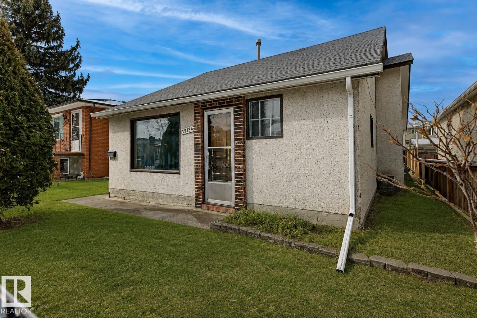 12134 96 ST NW - 3