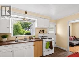 1829 Abbott Street, Kelowna, BC V1Y1B6 Photo 14