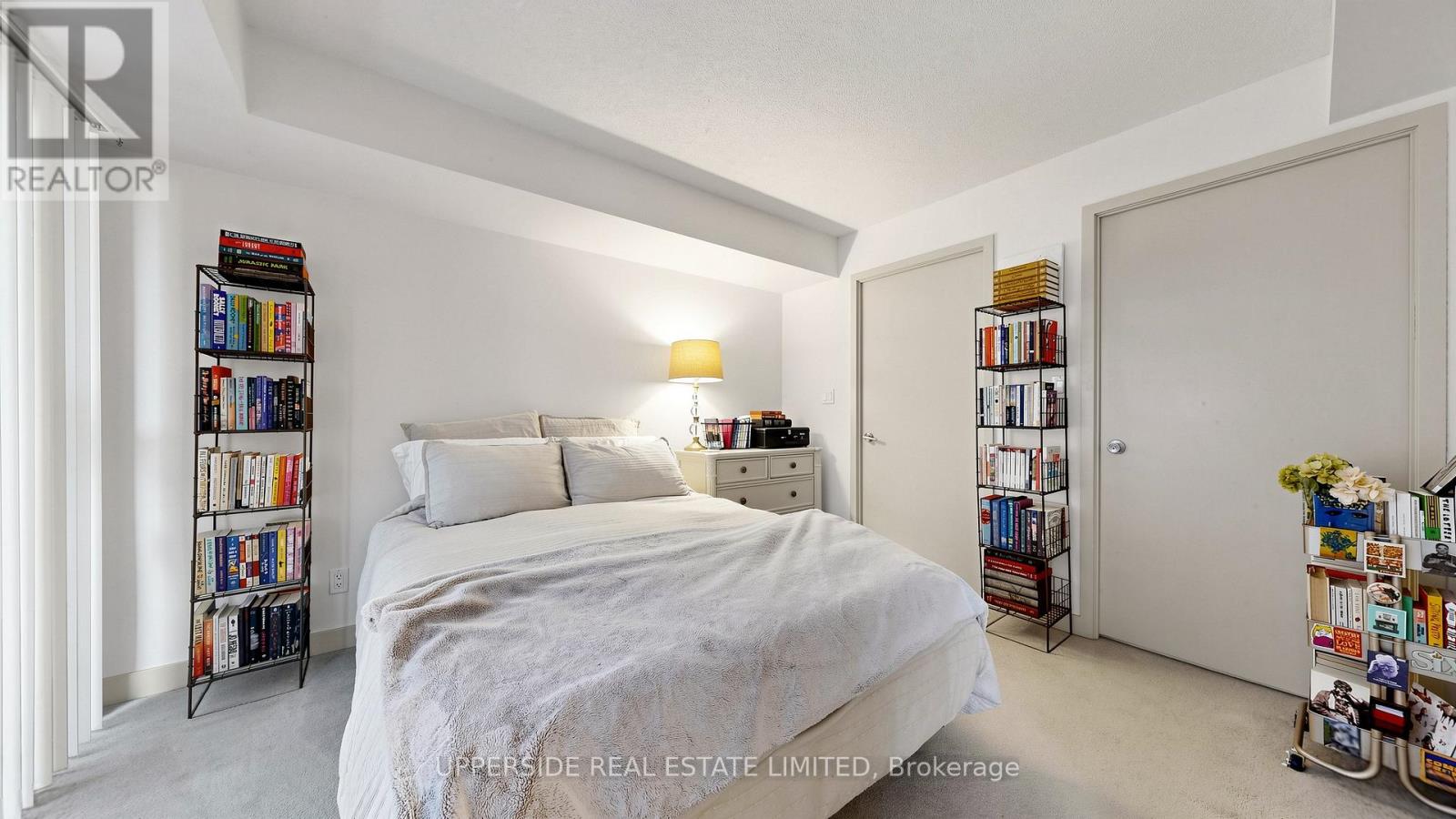 #607 126 SIMCOE STREET - 27