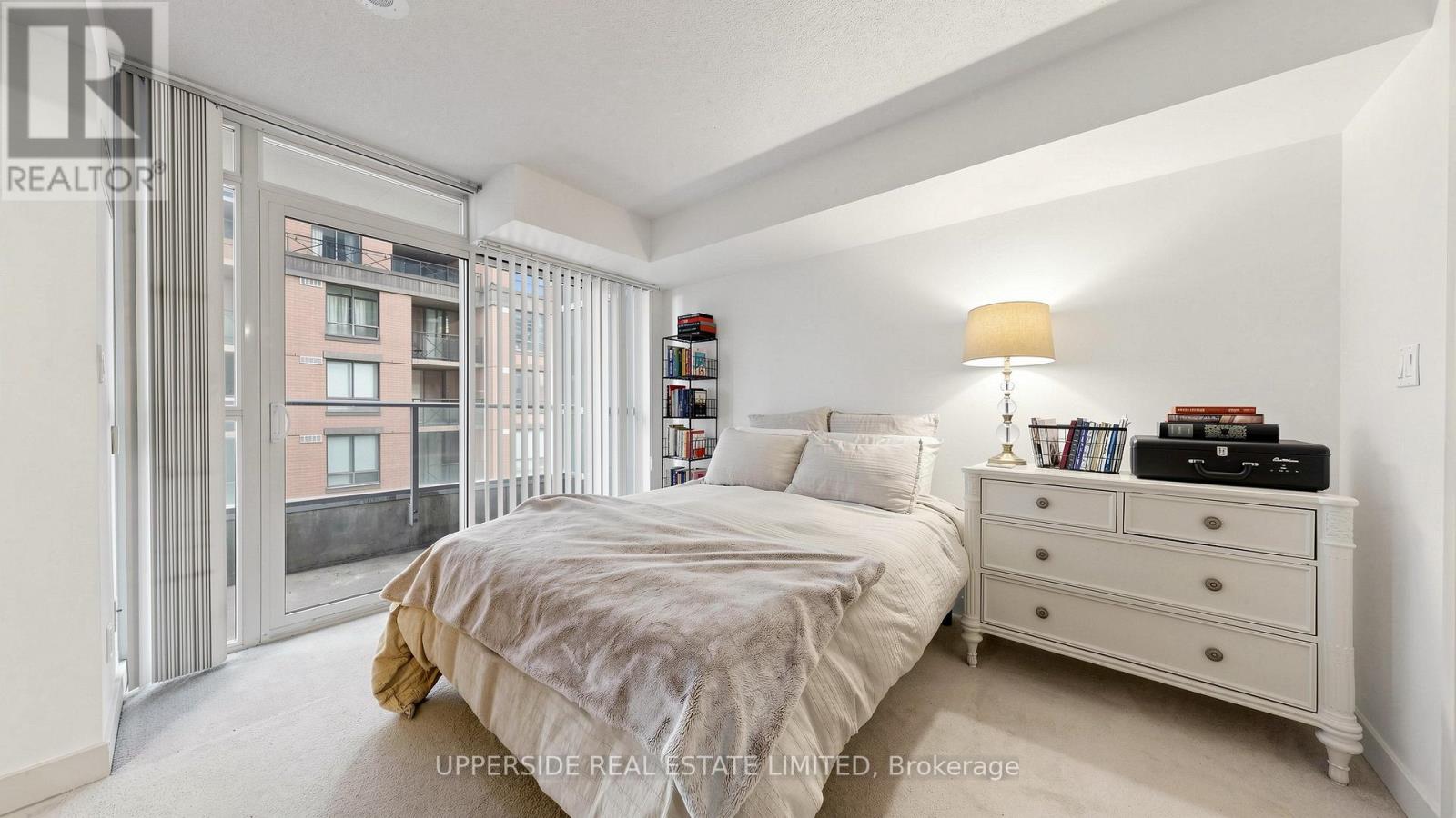 #607 126 SIMCOE STREET - 26