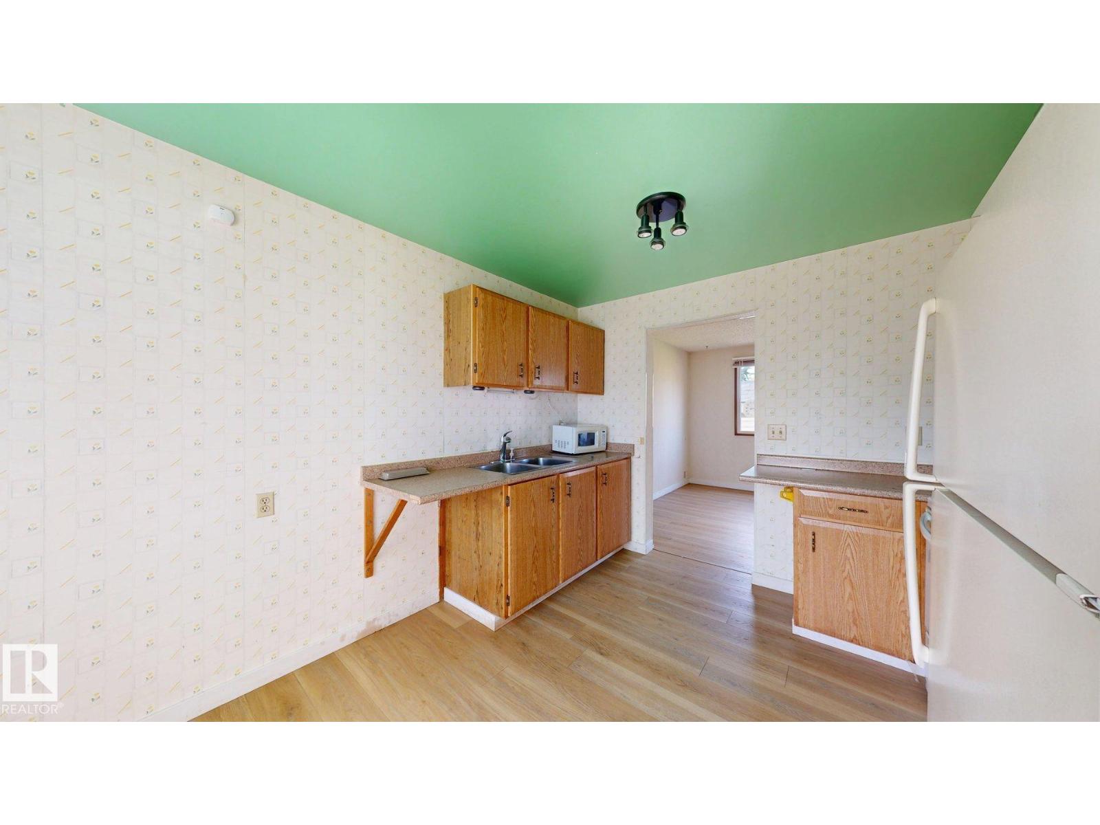 4912 34A AV NW - 18