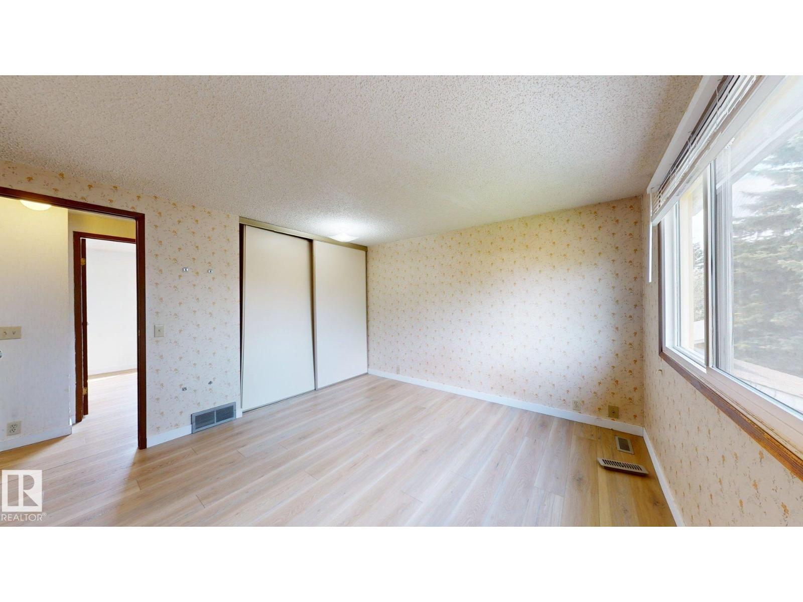 4912 34A AV NW - 9