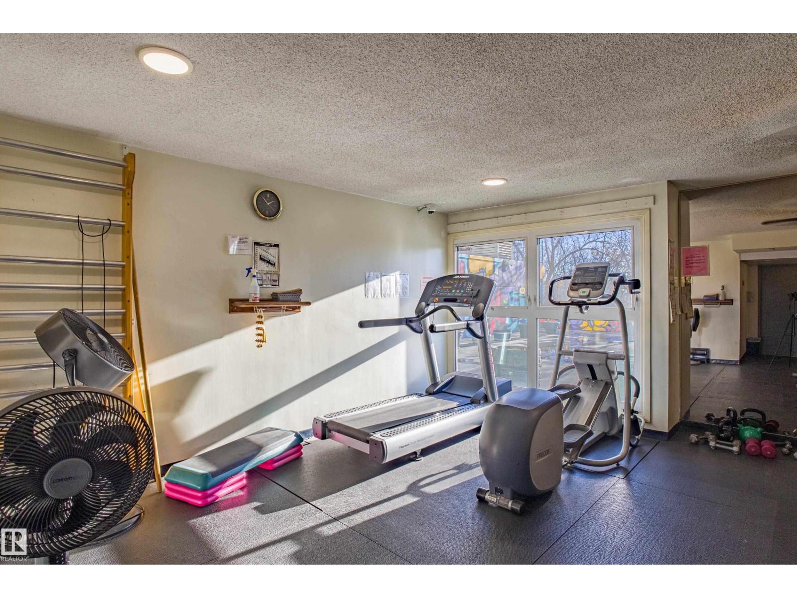 #1703 12303 JASPER AV NW - 32