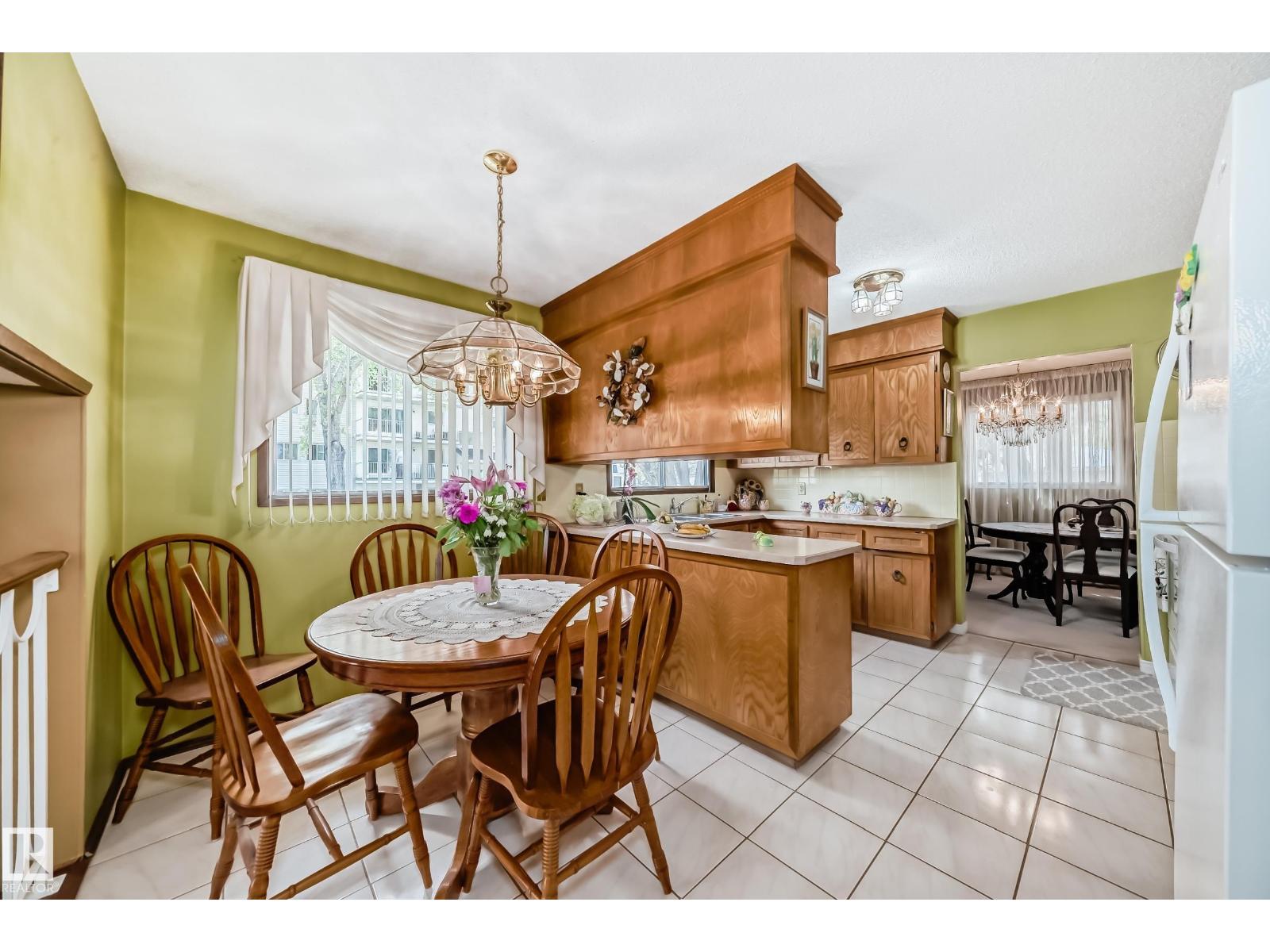 17707 84 AV NW - 11