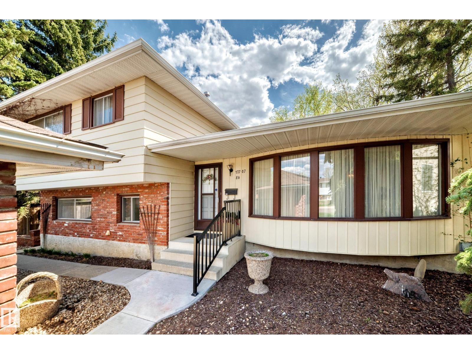 17707 84 AV NW - 2