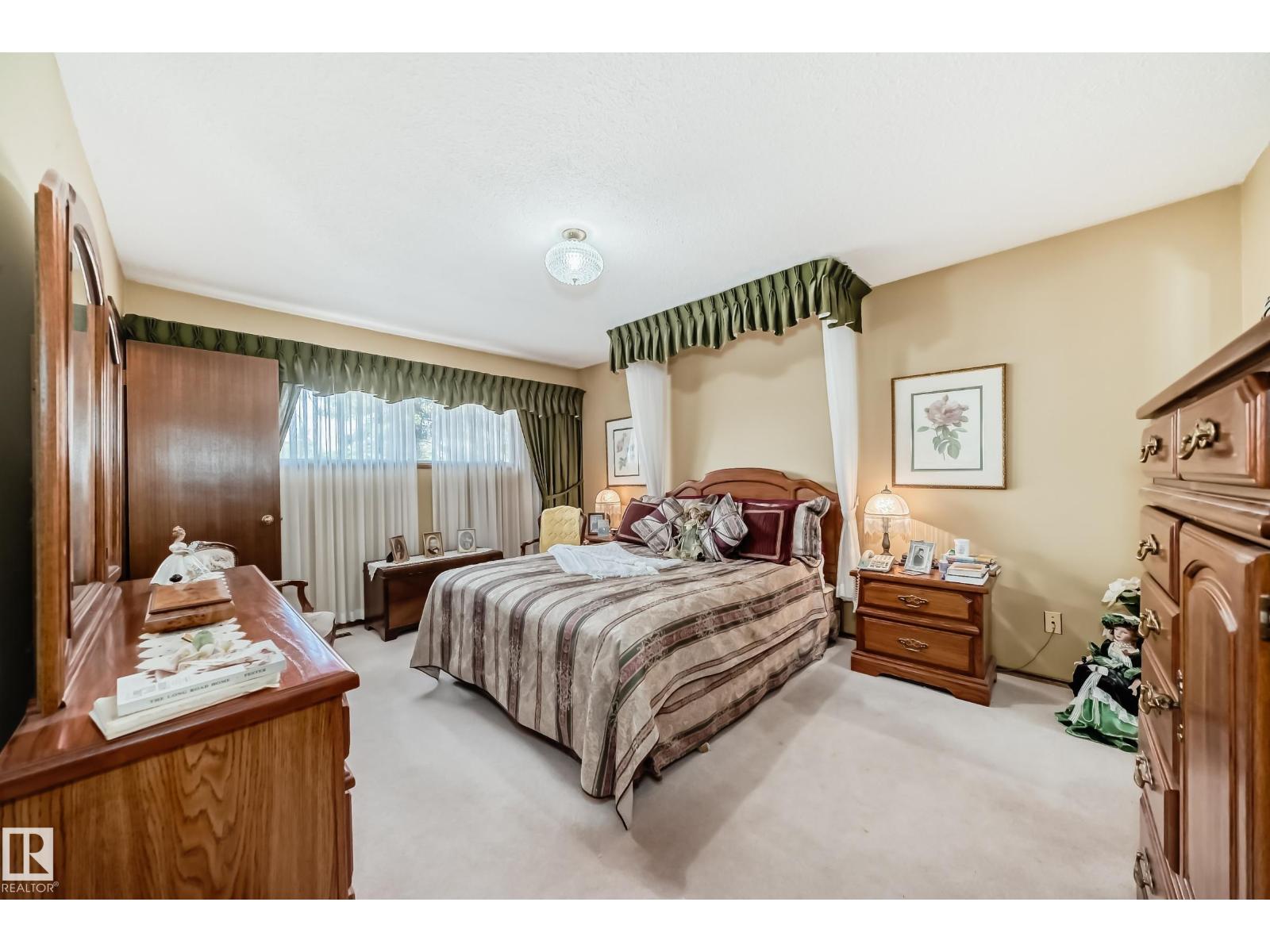 17707 84 AV NW - 20