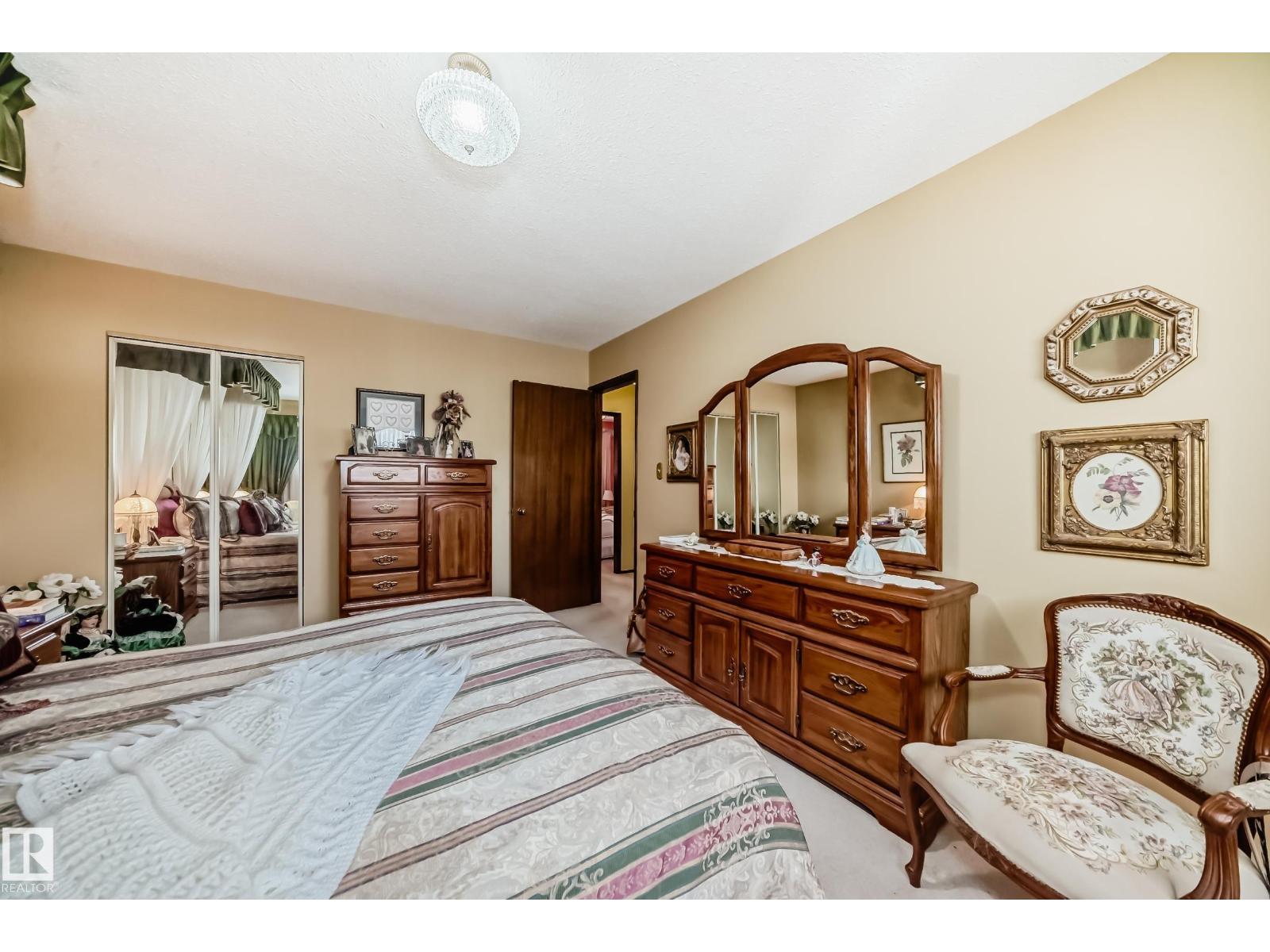 17707 84 AV NW - 22