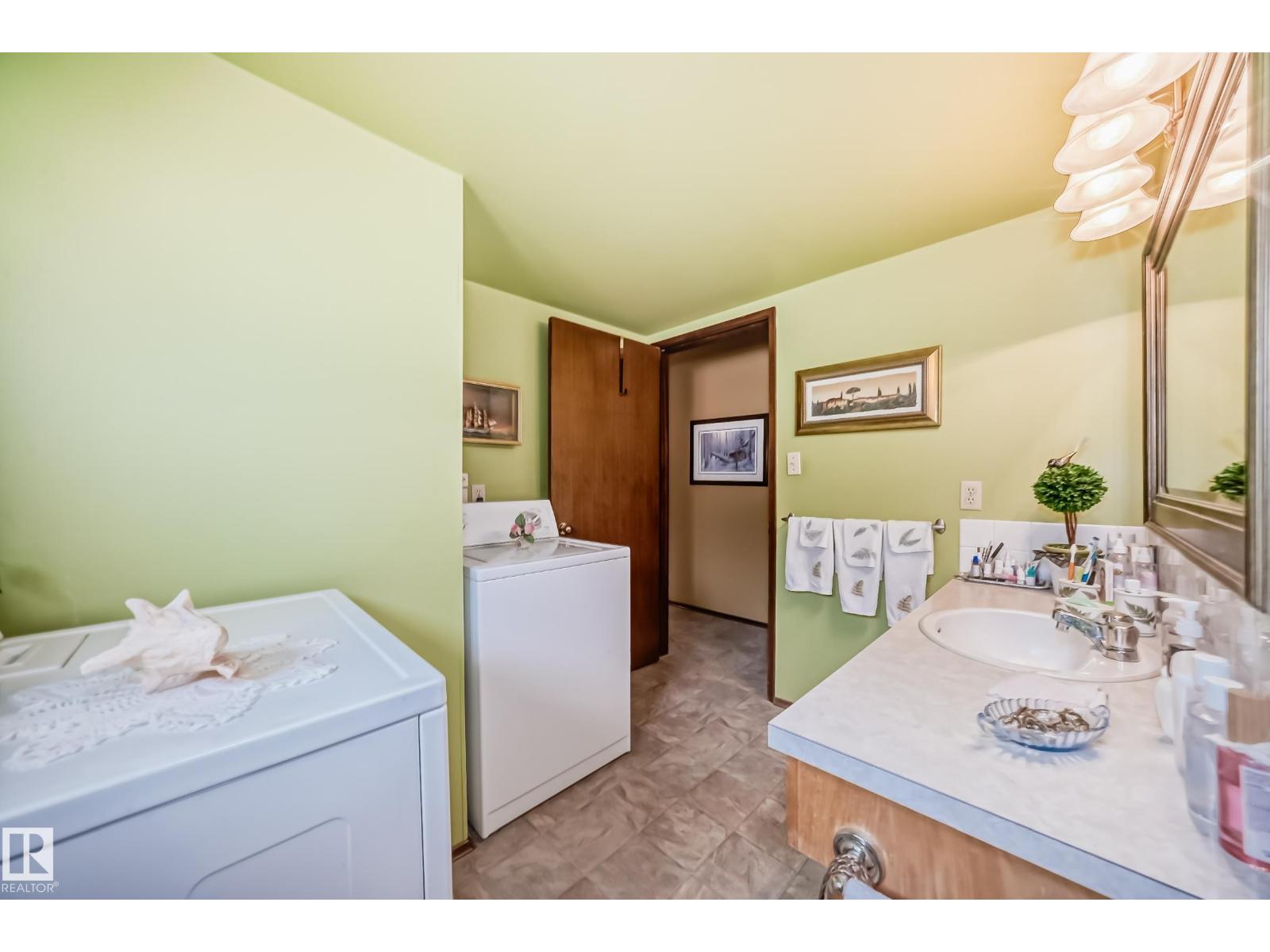 17707 84 AV NW - 39