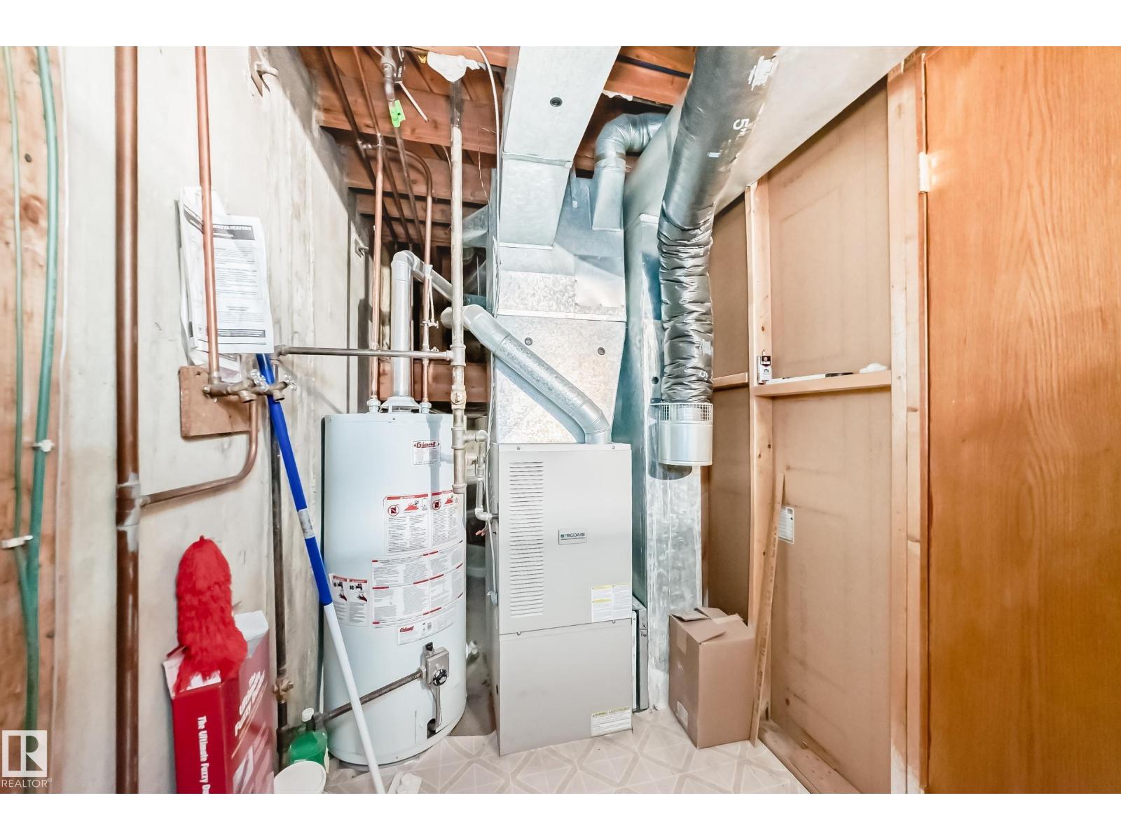 17707 84 AV NW - 45