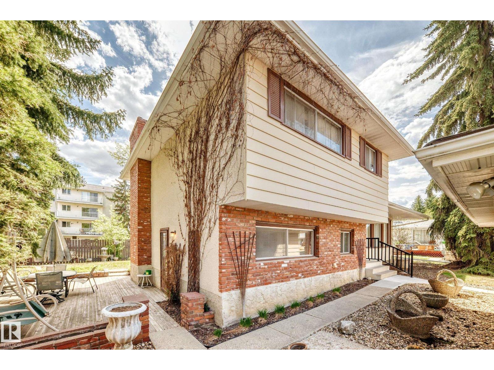 17707 84 AV NW - 55