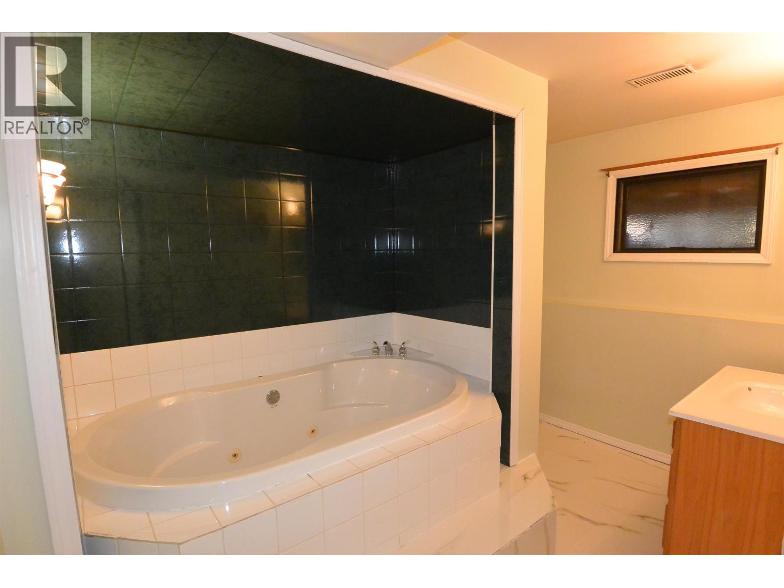 3360 GILLESPIE ROAD - 25