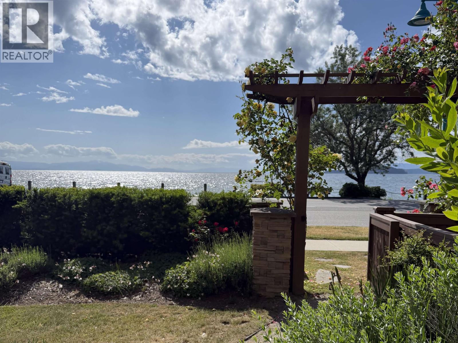 105 5160 DAVIS BAY Road - photo 2