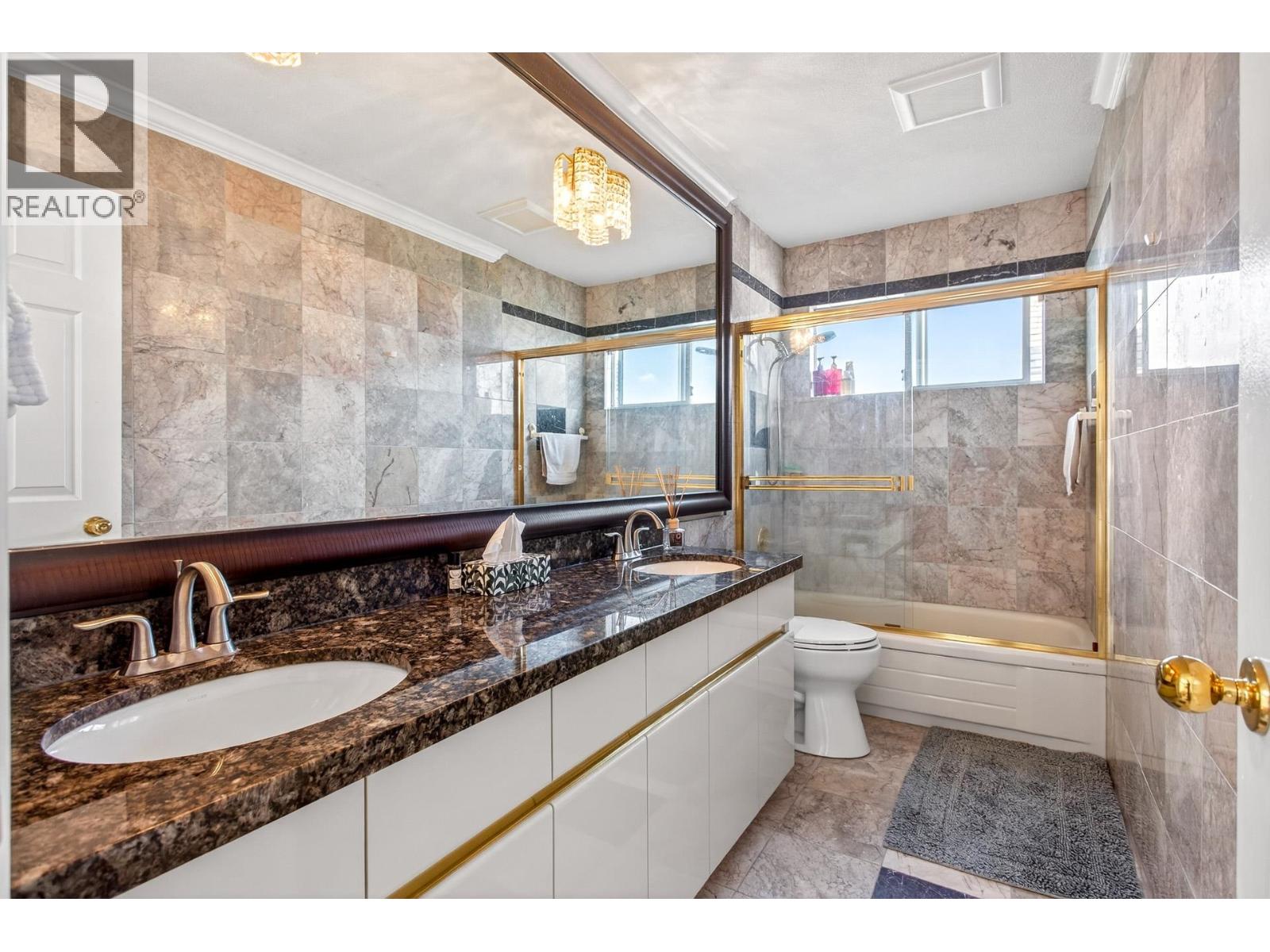 7 Bed, 6 Bath House for Sale in Vancouver – 1369 W 55TH AVENUE, Vancouver – MLS# R3129845 - Image 21
