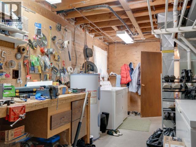 7117 TAHSIS STREET - 33