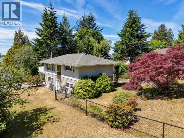 7117 TAHSIS STREET - 44
