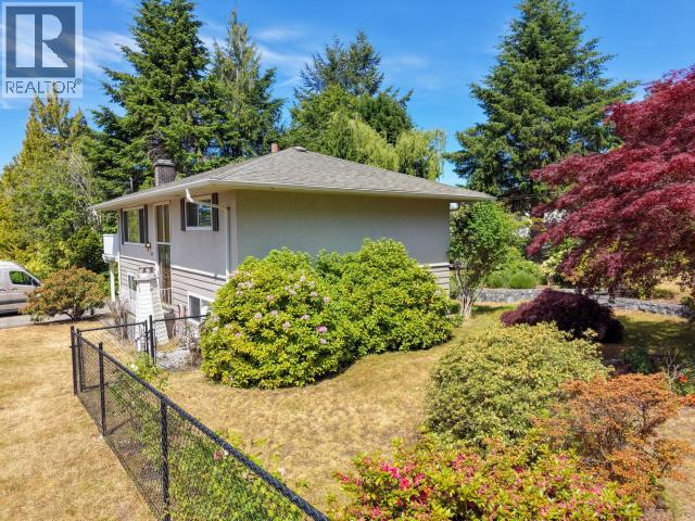 7117 TAHSIS STREET - 46