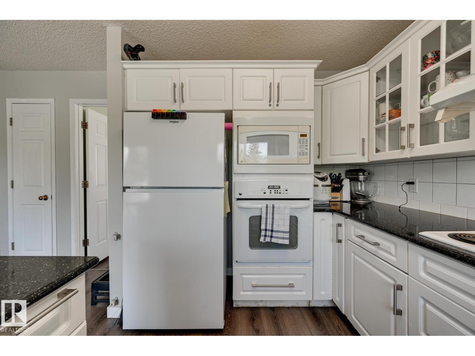 5507 179 ST NW - 15