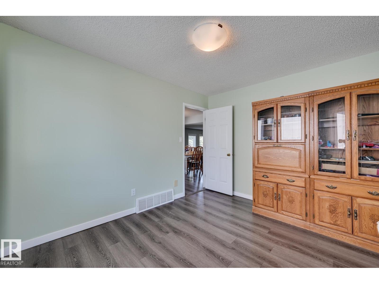 5507 179 ST NW - 8