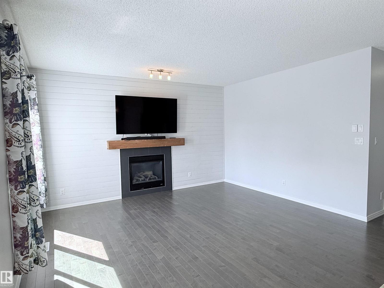 7819 173 AV NW - 21