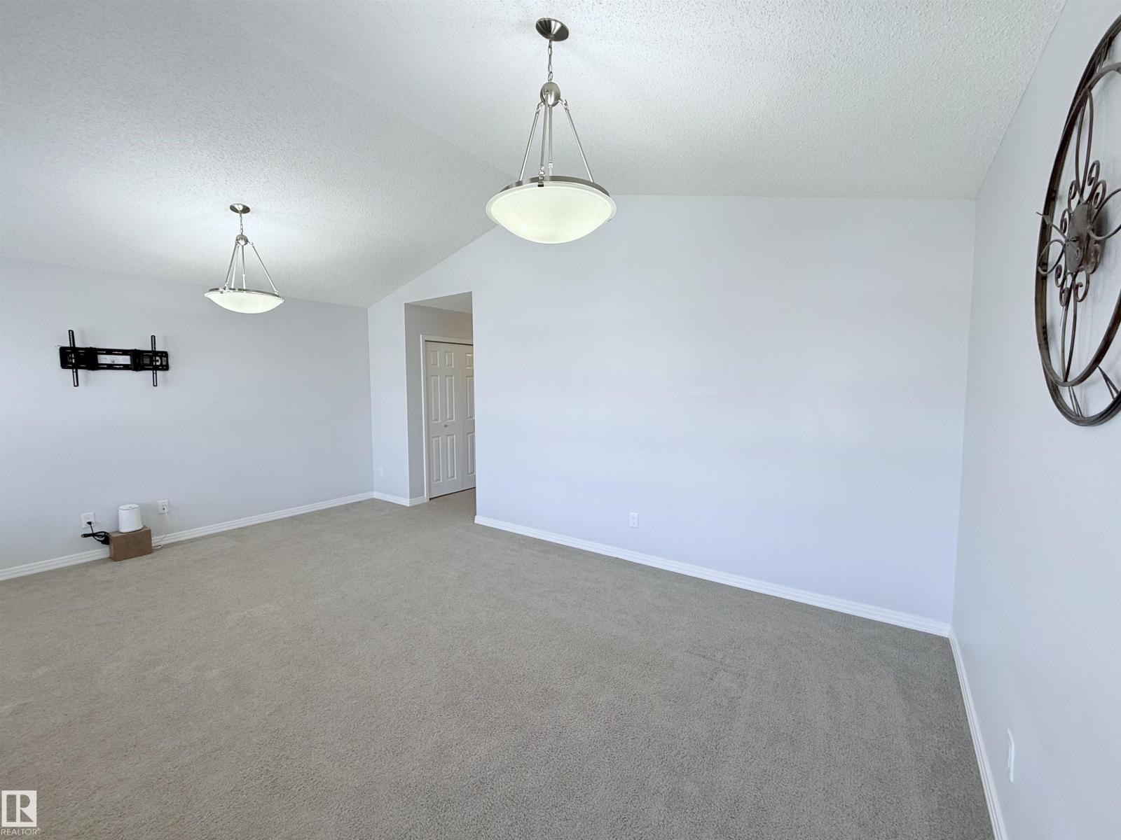 7819 173 AV NW - 33