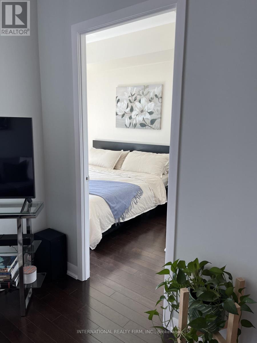 #401 205 SHERWAY GARDENS ROAD - 26