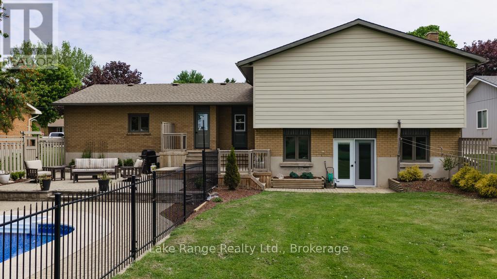 23 PARKER DR DRIVE E - 23
