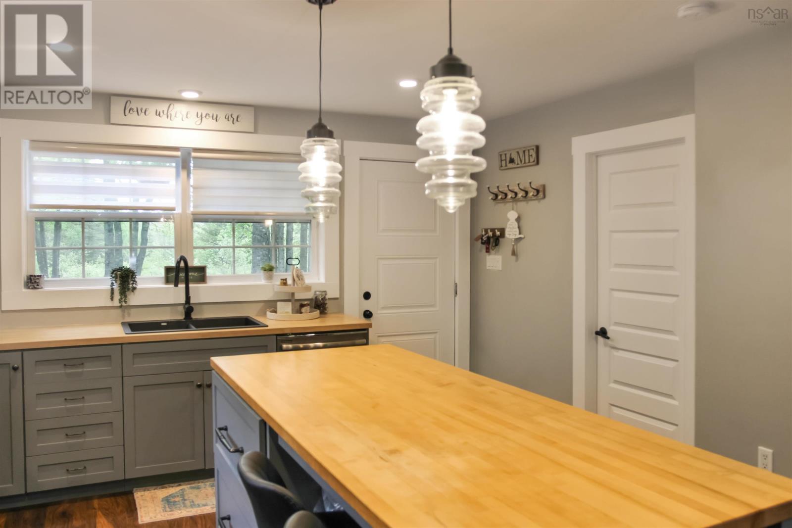 Property 30 of 42 of 1228 Middle Road