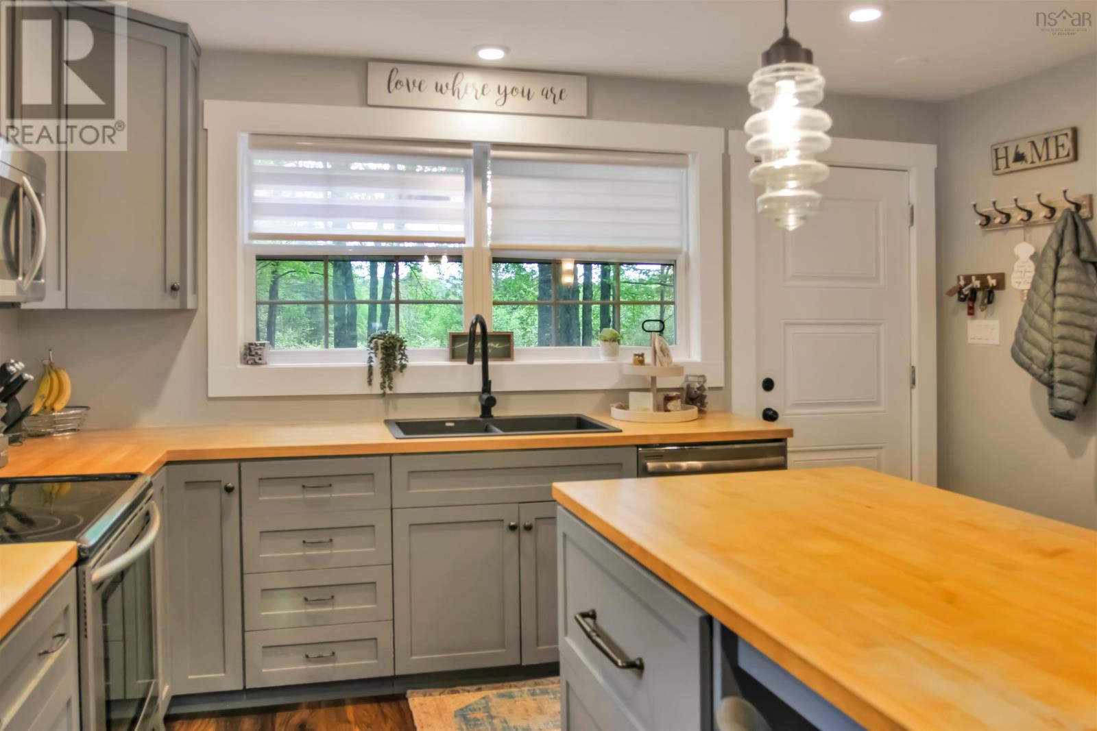 Property 2 of 42 of 1228 Middle Road