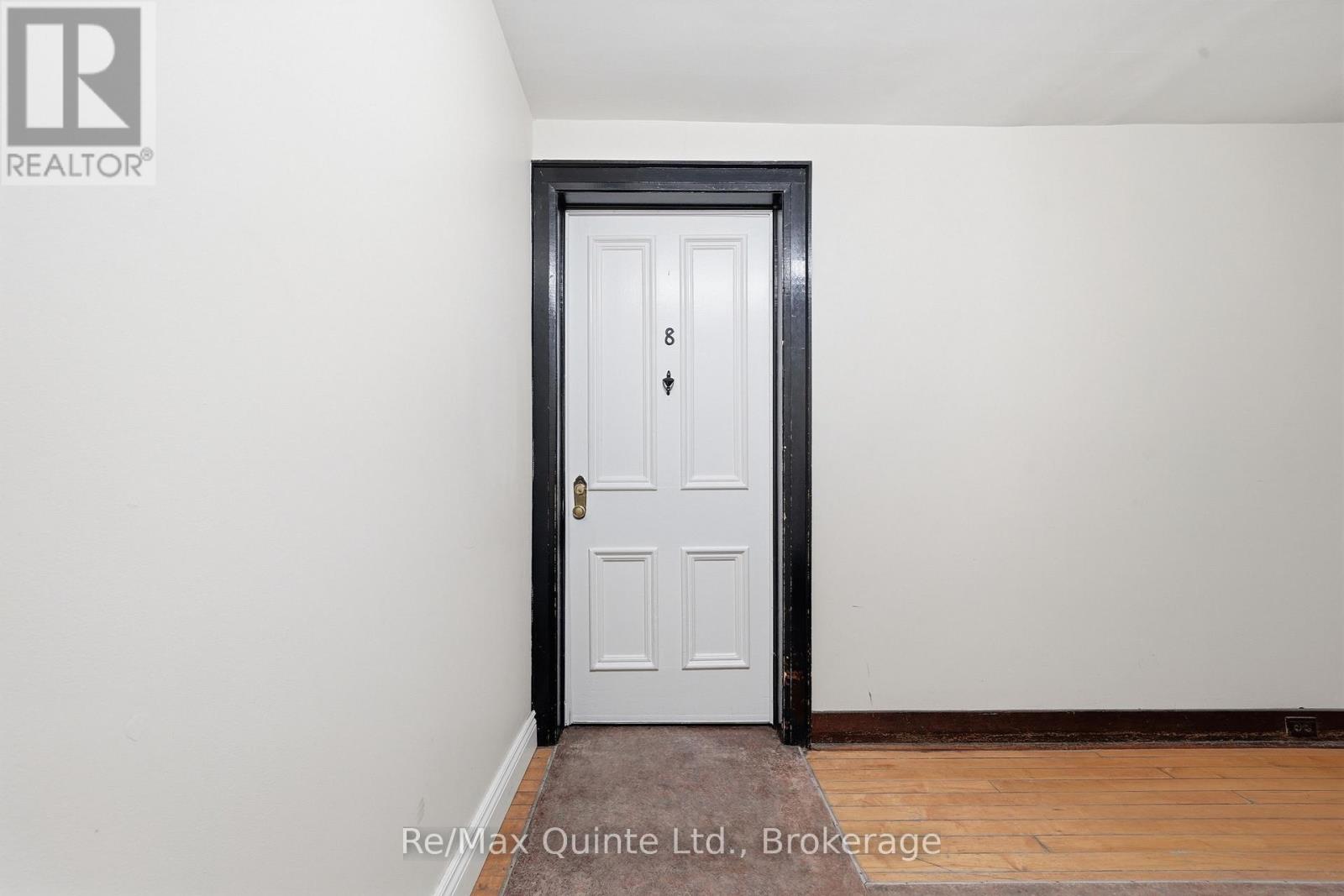 215 VICTORIA AVENUE - 10