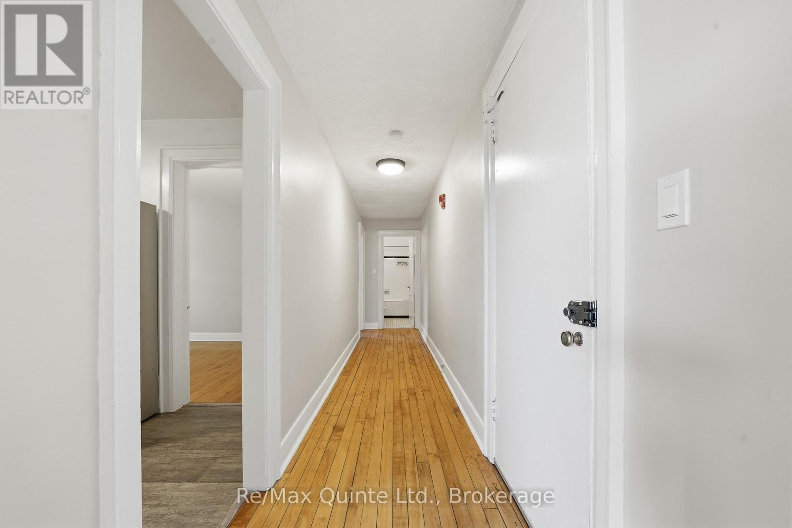 215 VICTORIA AVENUE - 11