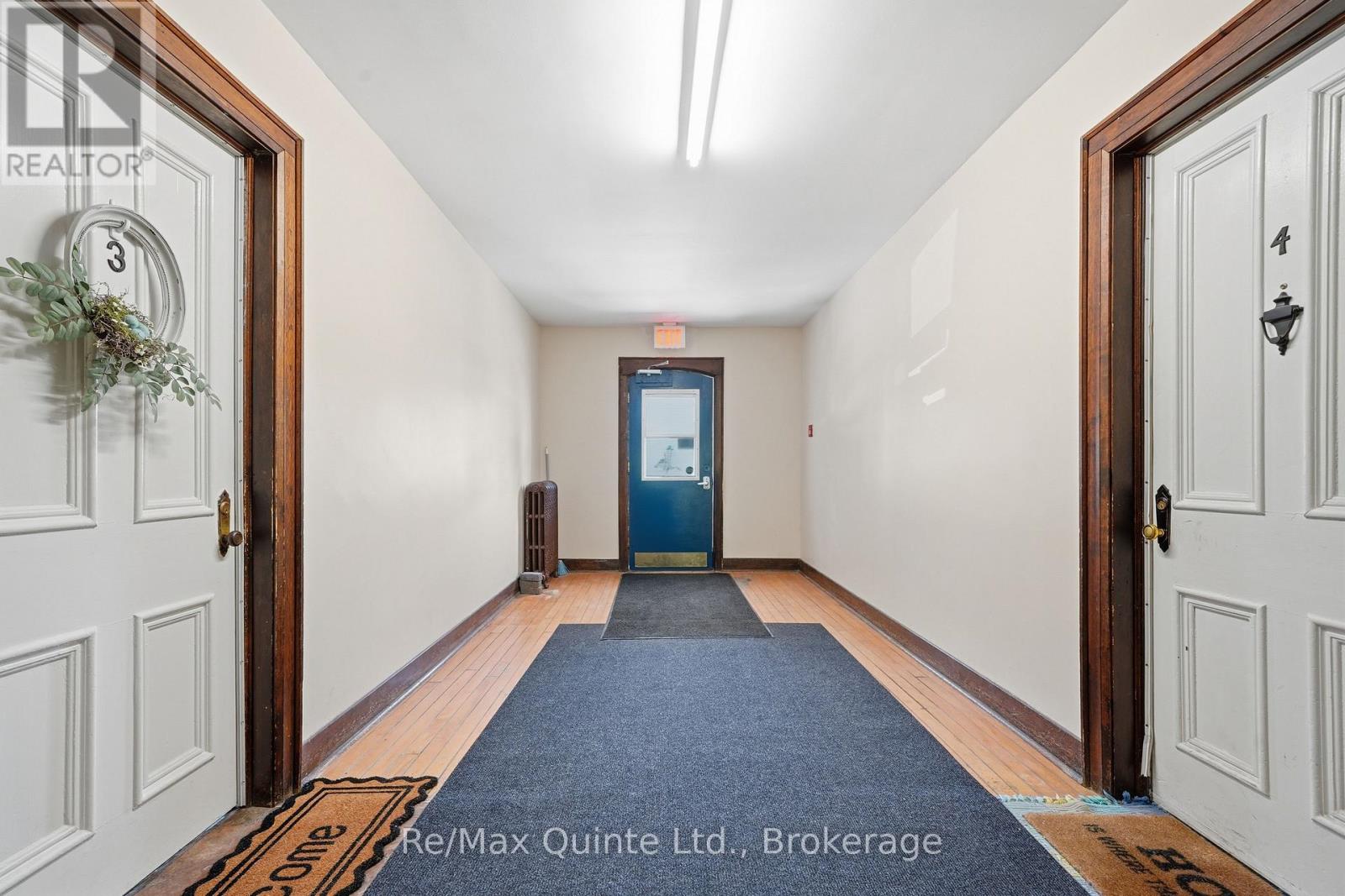 215 VICTORIA AVENUE - 24