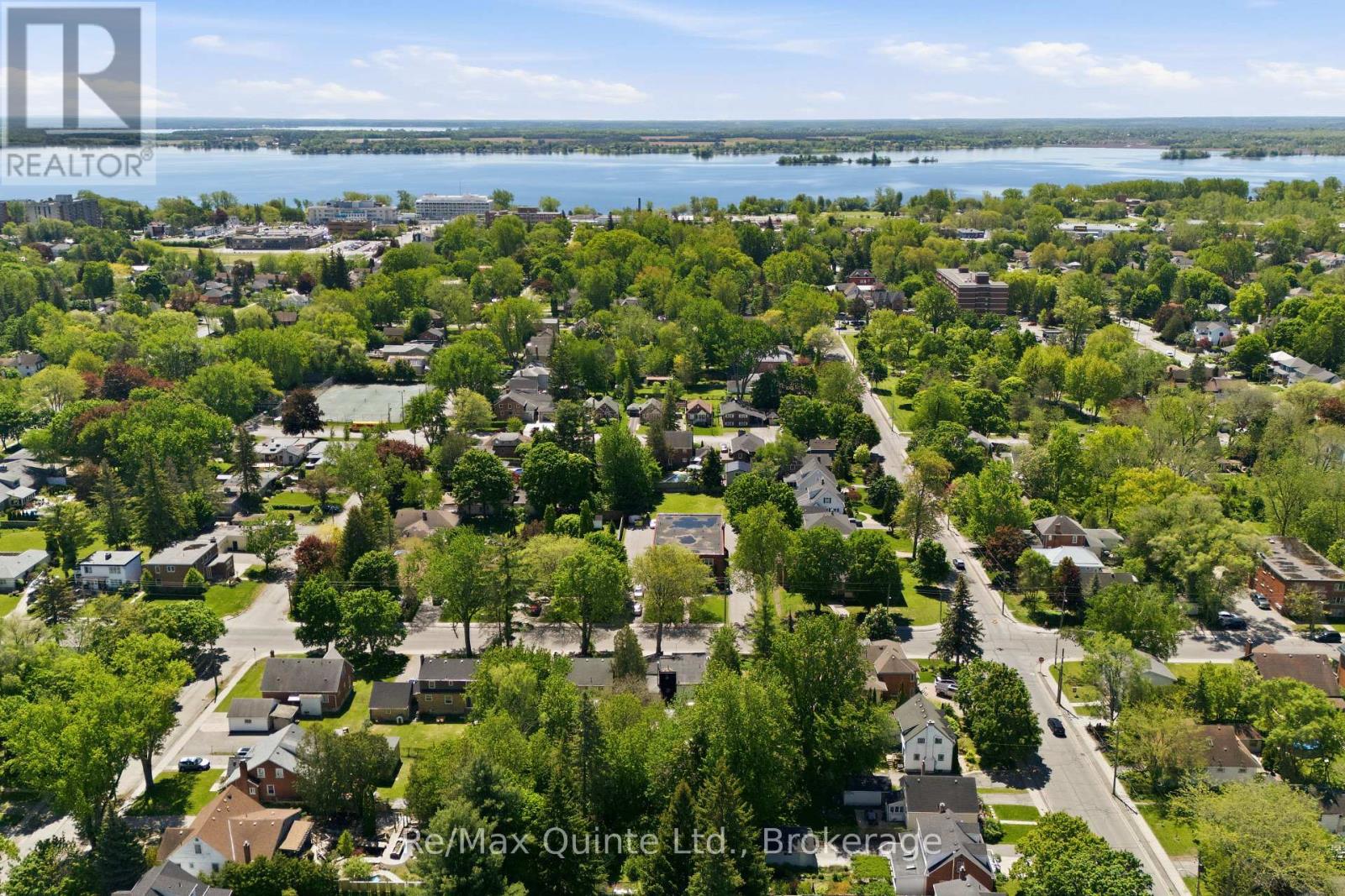 215 VICTORIA AVENUE - 42