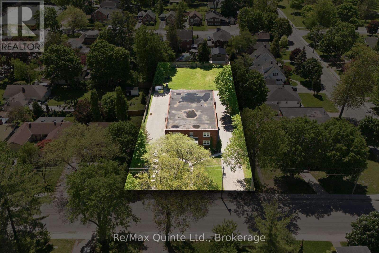 215 VICTORIA AVENUE - 43