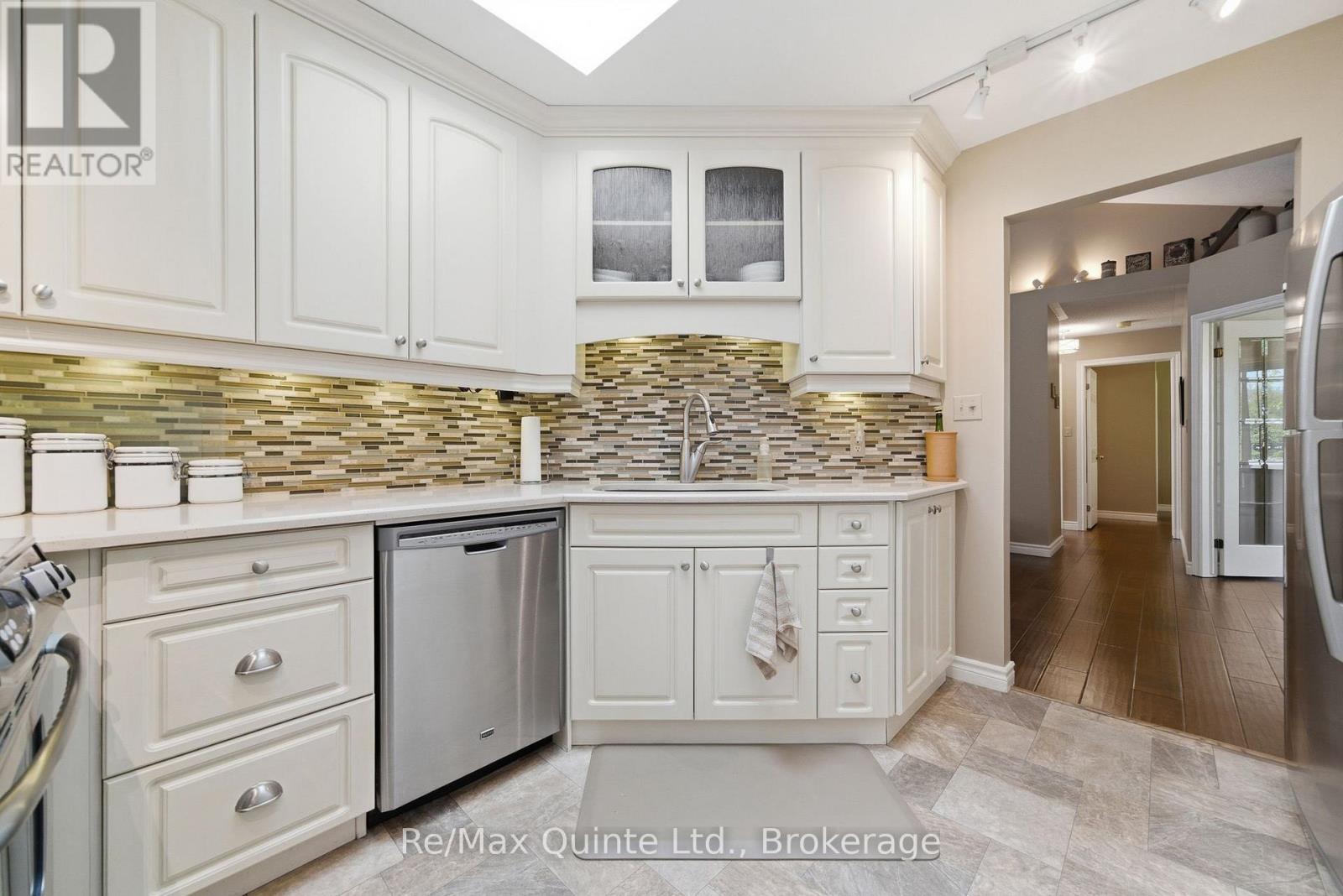 302 CLEARVIEW ROAD - 15
