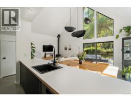 146 Menhinick Dr, Salt Spring, BC V8K1W7 Photo 16