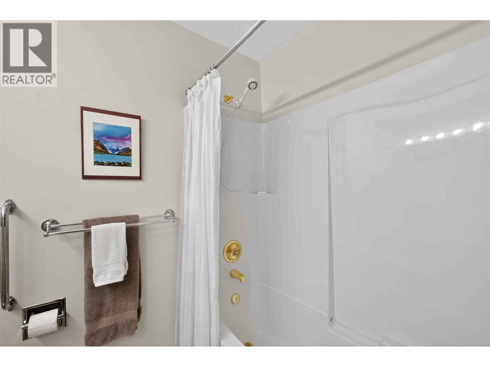 106 877 KLO Road, Kelowna